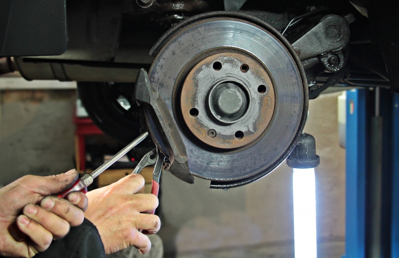 garagiste-LES SALLES SUR VERDON-min_auto-repair-1954636